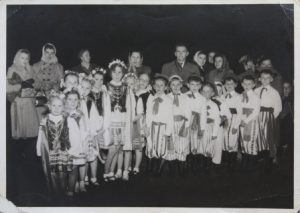 Children in Polish national dress